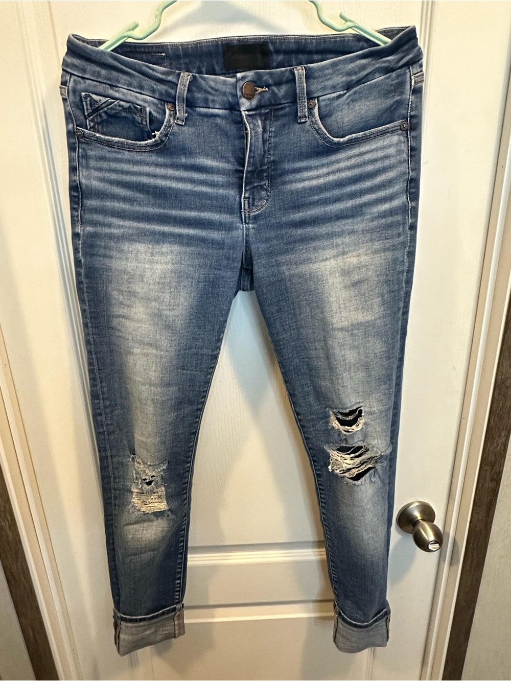 Buckle Distressed Skinny Jeans - Light Blue